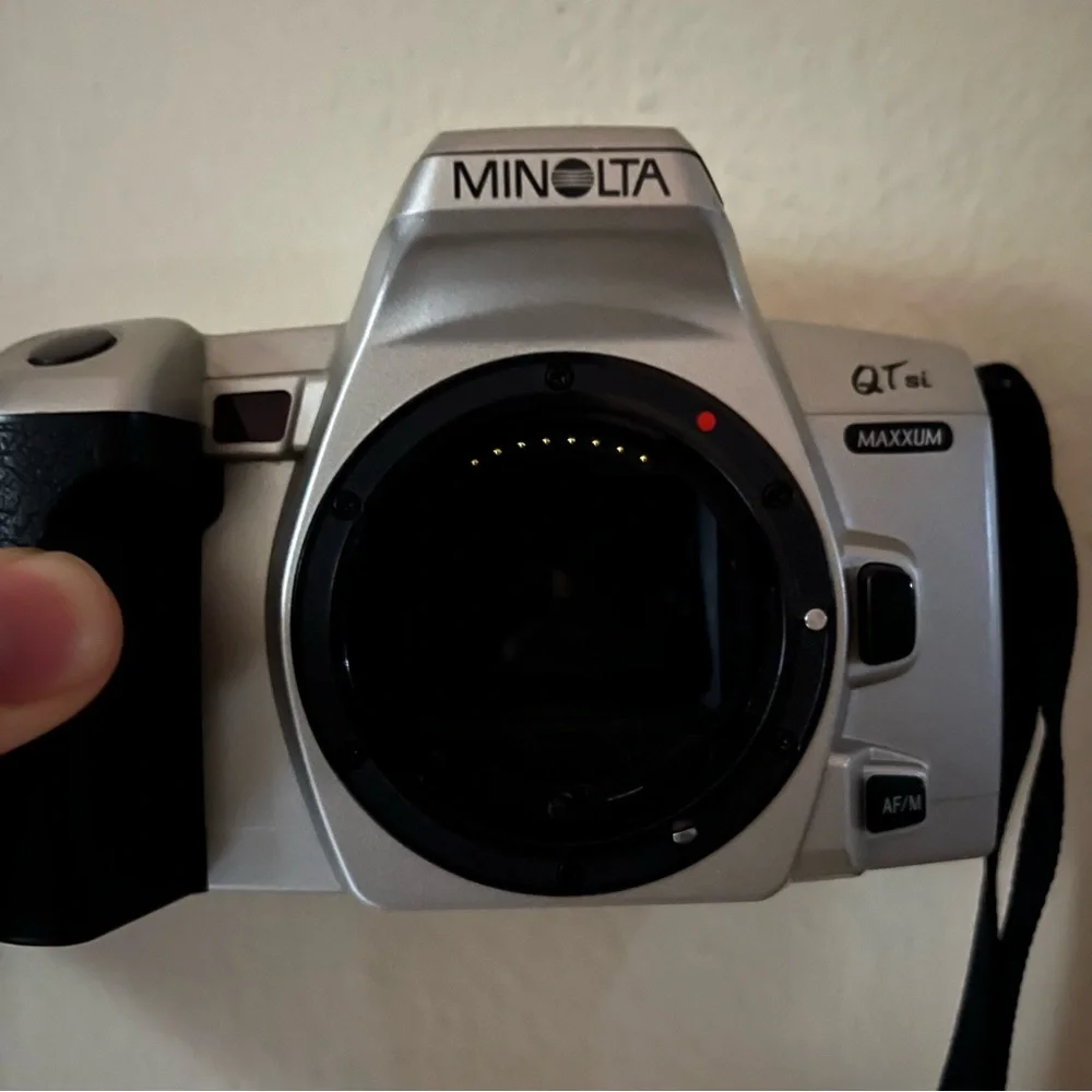 Minolta Maxxum Qtsi 35mm SLR Film Camera Untested